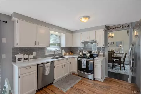 503 Mallard Dr, Camillus, NY 13031 photo 9