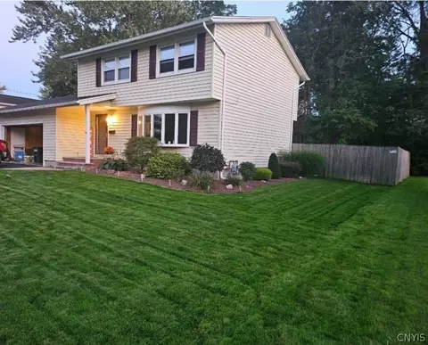 4056 Ensign Dr, Clay, NY 13090