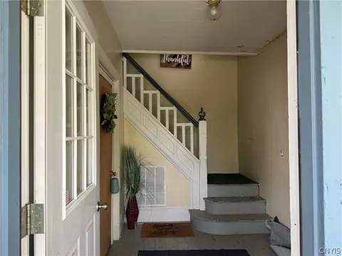 25 Warren St, Tully, NY 13159 photo 5
