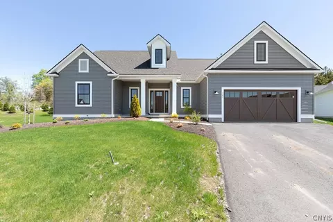 121 Indian Runner Cir, Manlius, NY 13104