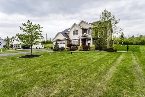 4473 Southwood Heights Dr, Onondaga, NY 13078