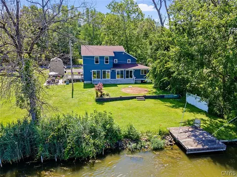 132 Van Ness Rd N, Van Buren, NY 13027