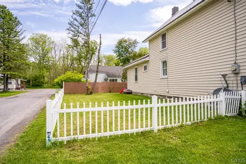 114 Pullman St, Herkimer, NY 13350 photo 4