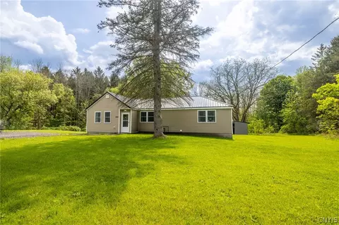 1443 County Route 57, Volney, NY 13069