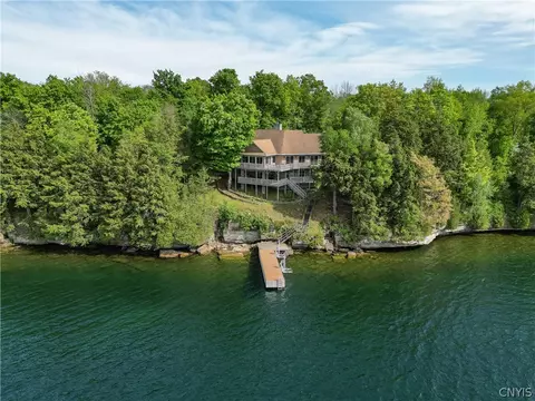 39 Lillibridge Ln, Hammond, NY 13646