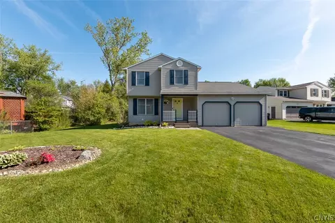 7077 Wimbleton Ct, East Syracuse, NY 13057