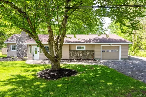 78 Camic Rd, Central Square, NY 13036