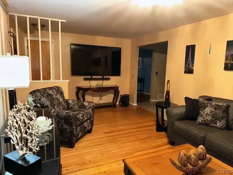 45 Spartan Dr, Irondequoit, NY 14609 photo 5