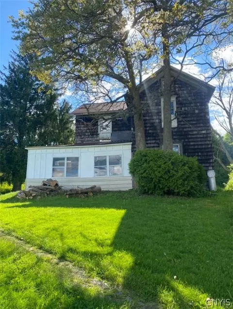 2791 Sally Rd, Venice, NY 13118