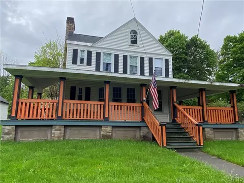 30 Hartford Ter, New Hartford, NY 13413