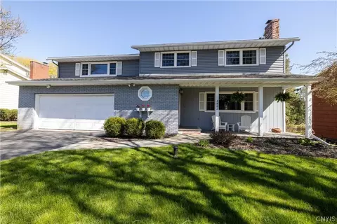 4882 Edgeworth Dr, Manlius, NY 13104