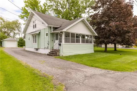 213 7th St, Salina, NY 13088