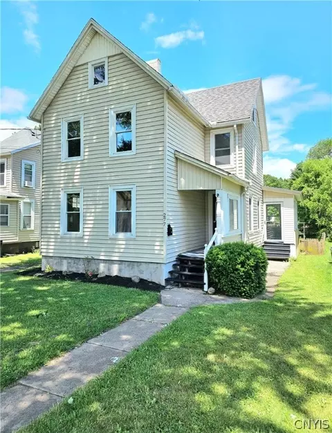 277 Seymour St, Auburn, NY 13021
