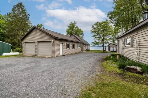 1554 State Route 49 Rd, Vienna, NY 13042
