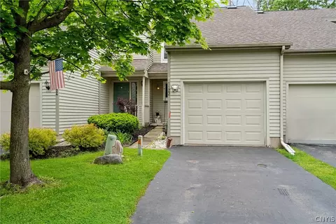 1122 Fern Hollow Dr, Salina, NY 13088