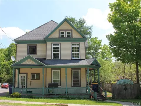 22 Warren St, Tully, NY 13159