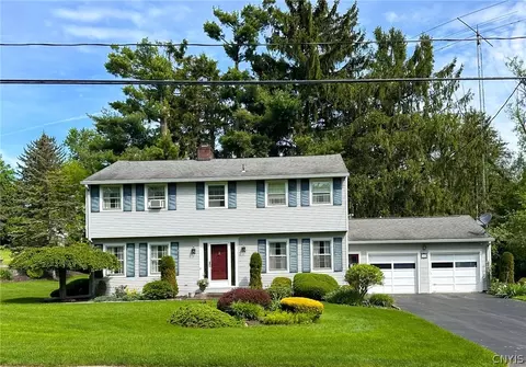 4 Woodberry Rd, New Hartford, NY 13413
