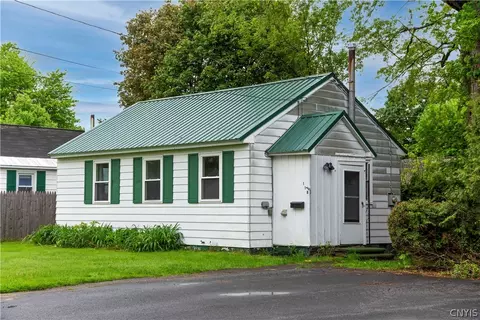 118 N Crescent Dr, Rome, NY 13440