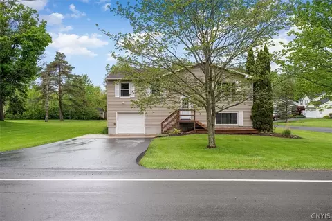 8753 Whiting Rd, Cicero, NY 13039