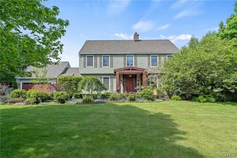 6733 Harmony Dr, Fayetteville, NY 13066