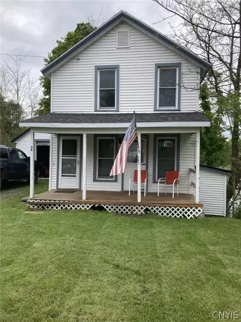 38 Bridge St, Cleveland, NY 13042