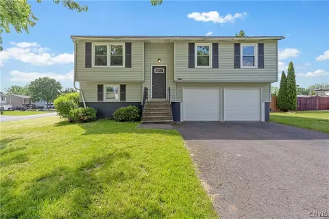 5871 Deer Springs Rd, Cicero, NY 13039