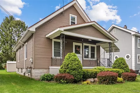 1434 Old Burrstone Rd, Utica, NY 13502