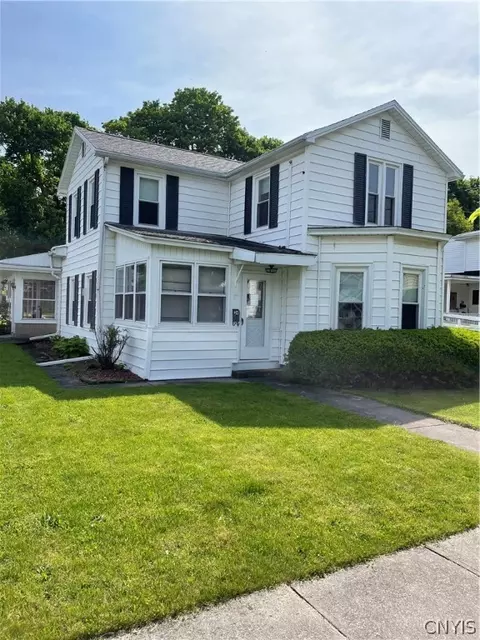 24 Parker St, Auburn, NY 13021