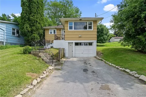 900 Northway St, Syracuse, NY 13224