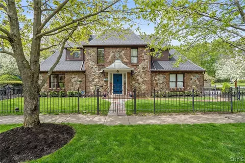 100 Dewittshire Rd, Syracuse, NY 13214