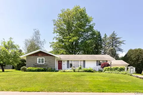 8 Riverview Dr, Fulton, NY 13069