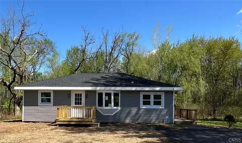 9534 Black Creek Rd, Brewerton, NY 13029