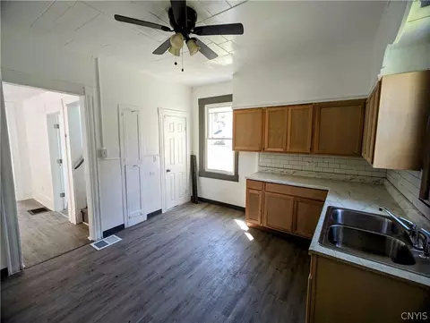 124 Berger Ave, Syracuse, NY 13205 photo 5