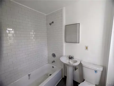 124 Berger Ave, Syracuse, NY 13205 photo 8