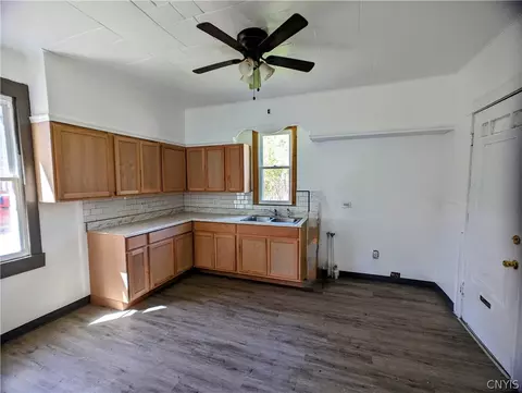 124 Berger Ave, Syracuse, NY 13205 photo 4