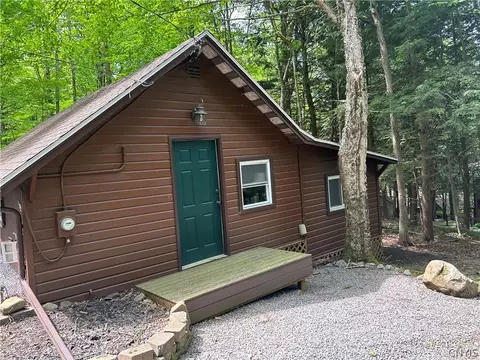 59 Bluejay, Clayville, NY 13322