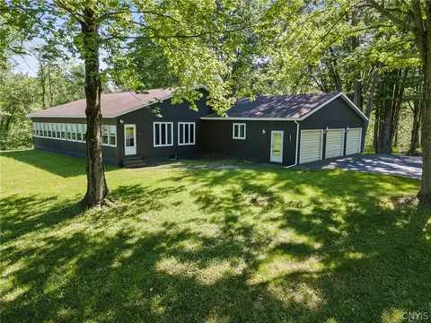 31 Ritchie Rd, Granby, NY 13069