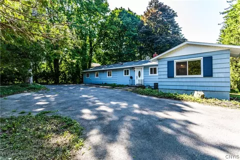 6710 Kinne Rd, Syracuse, NY 13214