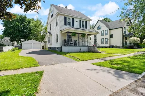 40 Park Ave, Auburn, NY 13021