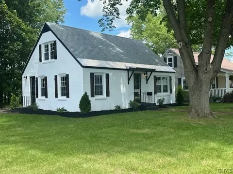 107 Lyndale Dr, Rome, NY 13440