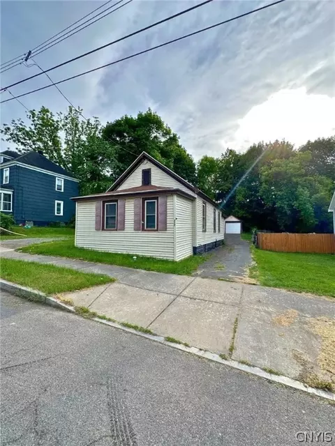 320 Lydell St, Syracuse, NY 13204
