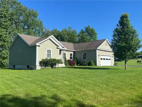 121 Skyline Dr, Scriba, NY 13126