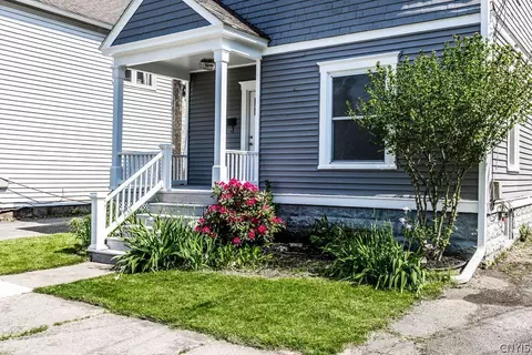 106 E Sands St, Oneida, NY 13421 photo 2