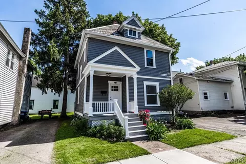 106 E Sands St, Oneida, NY 13421