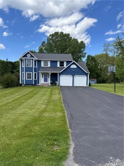 2318 Wellington Dr S, Cazenovia, NY 13035