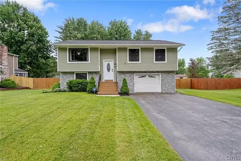 4110 Balboa Dr, Clay, NY 13090