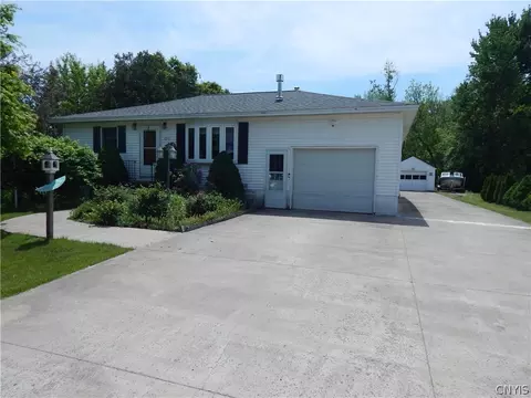 6294 Jane Ln, Cicero, NY 13039