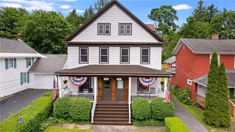 8 8 12 Hartford Ter, New Hartford, NY 13413