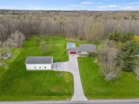 337 County Route 6, Schroeppel, NY 13135