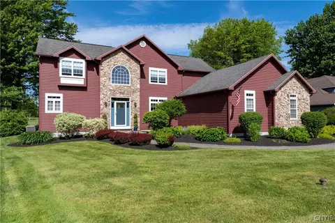 8799 Wedgefield Ln, Cicero, NY 13039